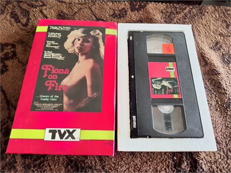 FIONA ON FIRE JAMIE GILLIS AMBER HUNT XXX VHS AVG 1978